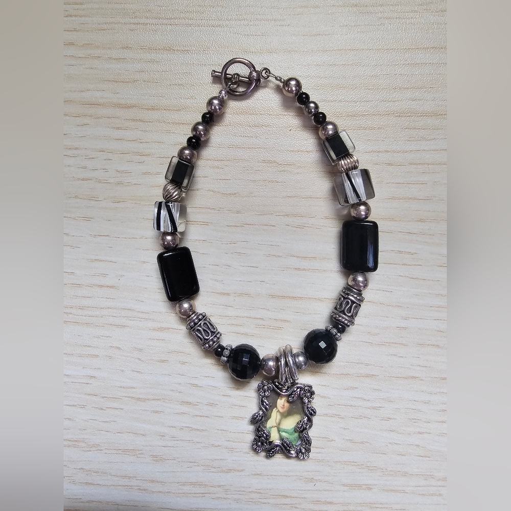 Vintage Black Beaded Bracelet with Portrait Charm Silver Tone Toggle Clasp